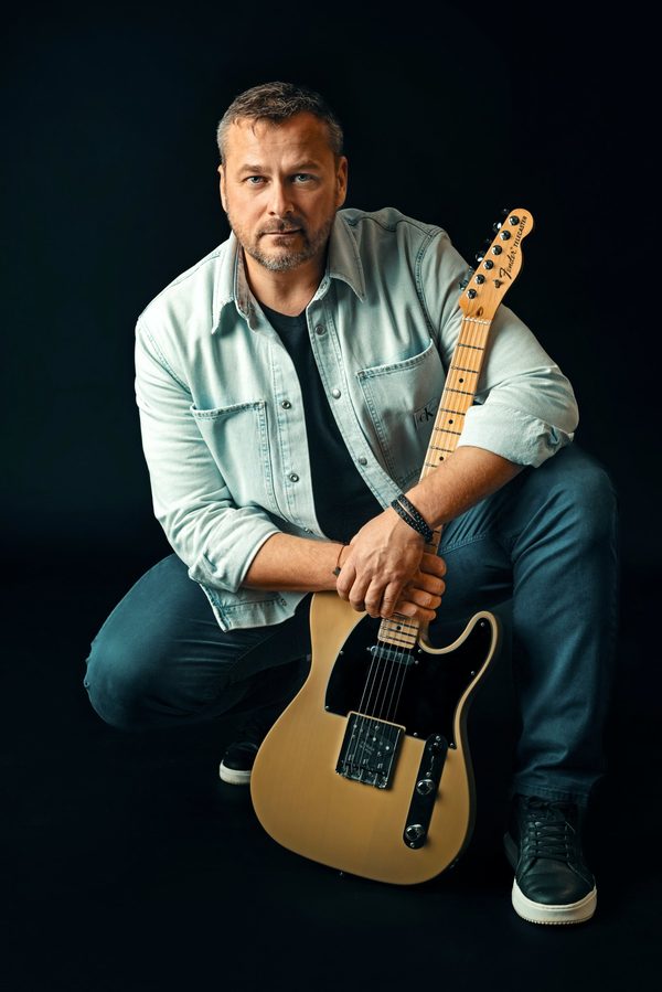 Luboš Fiedler, kytary a zpěv